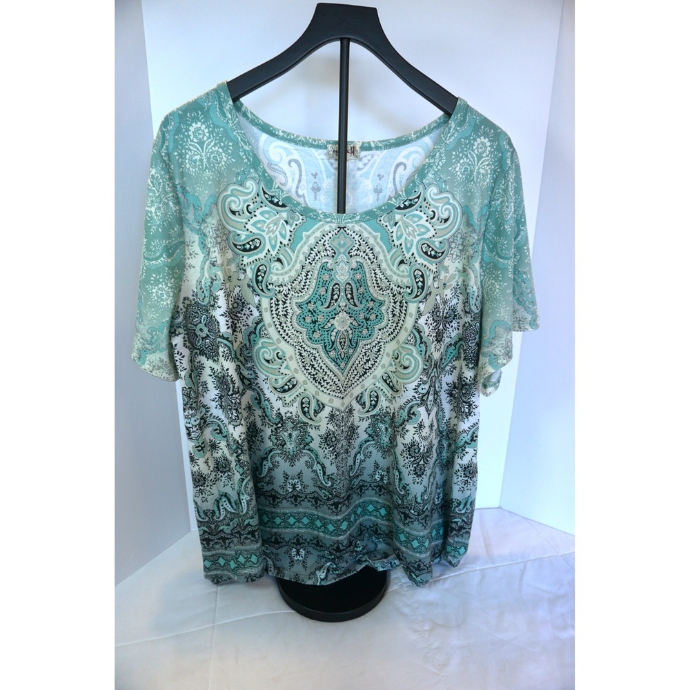 One World Live and Let Live Green Paisley Medallion Top 2X 9T50NW34612D‎